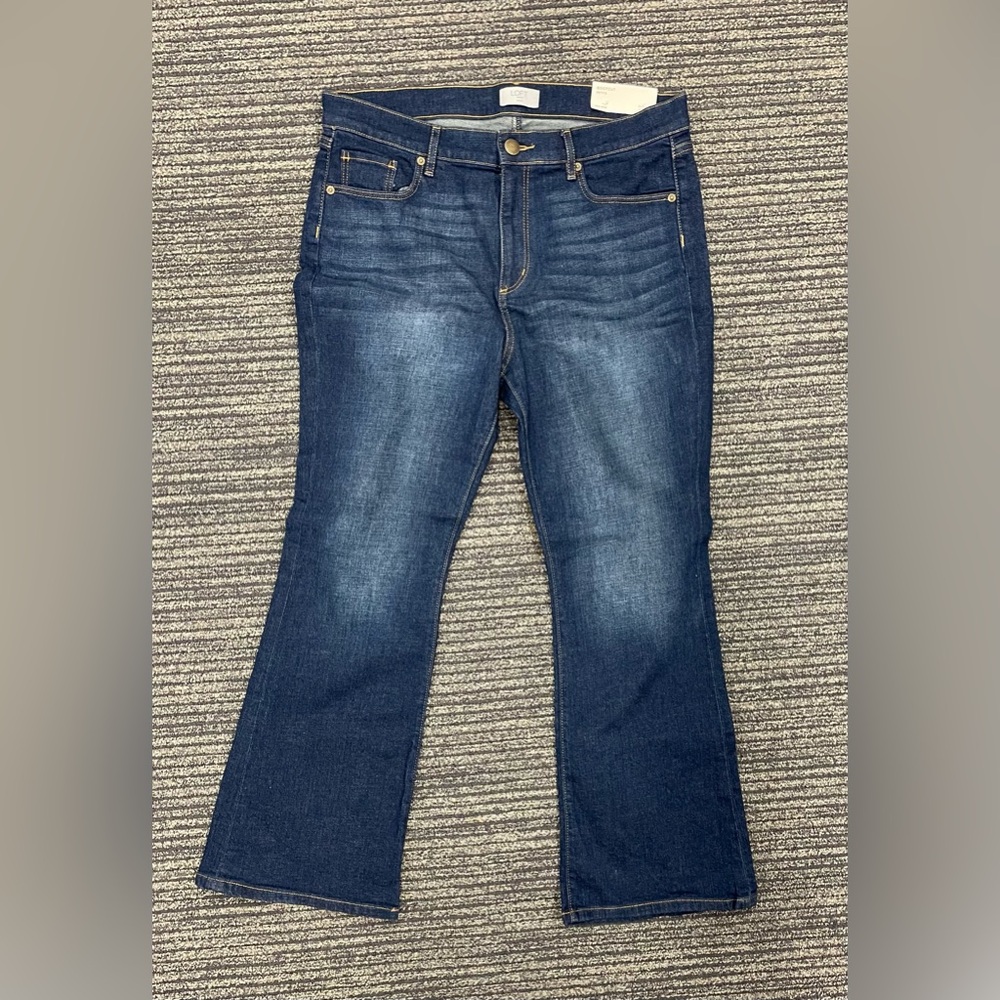 Loft Outlet Petite Women’s Bootcut Jean NWT Size 12 💙